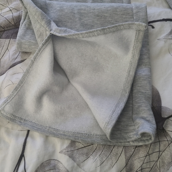 NWOT. Sweat pants - Picture 4 of 4